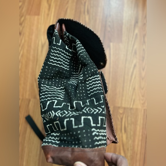 Backpack - Picture 7 of 7